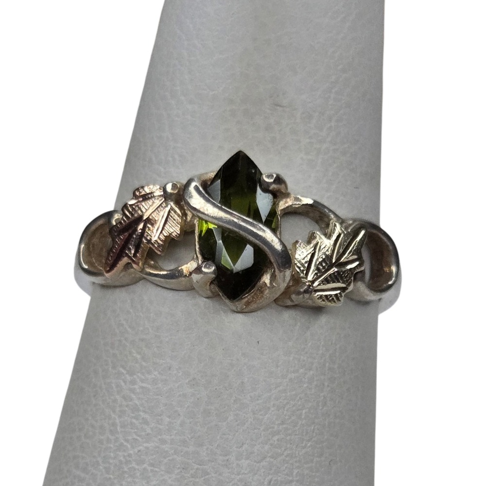Vintage Peridot Ring Sterling Silver Size 5 Green Black Hills Leaf Style - Picture 2 of 11
